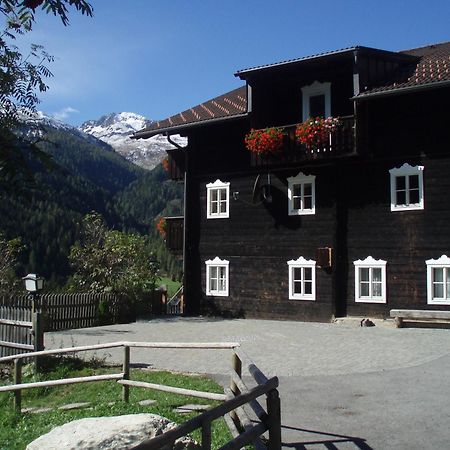 Laerchenhof Hotel Sankt Jakob in Defereggen Bagian luar foto