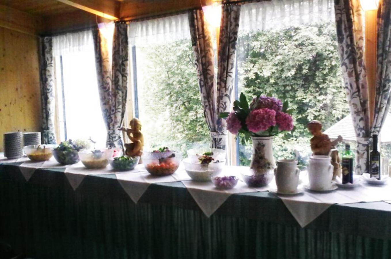 Laerchenhof Hotel Sankt Jakob in Defereggen Bagian luar foto