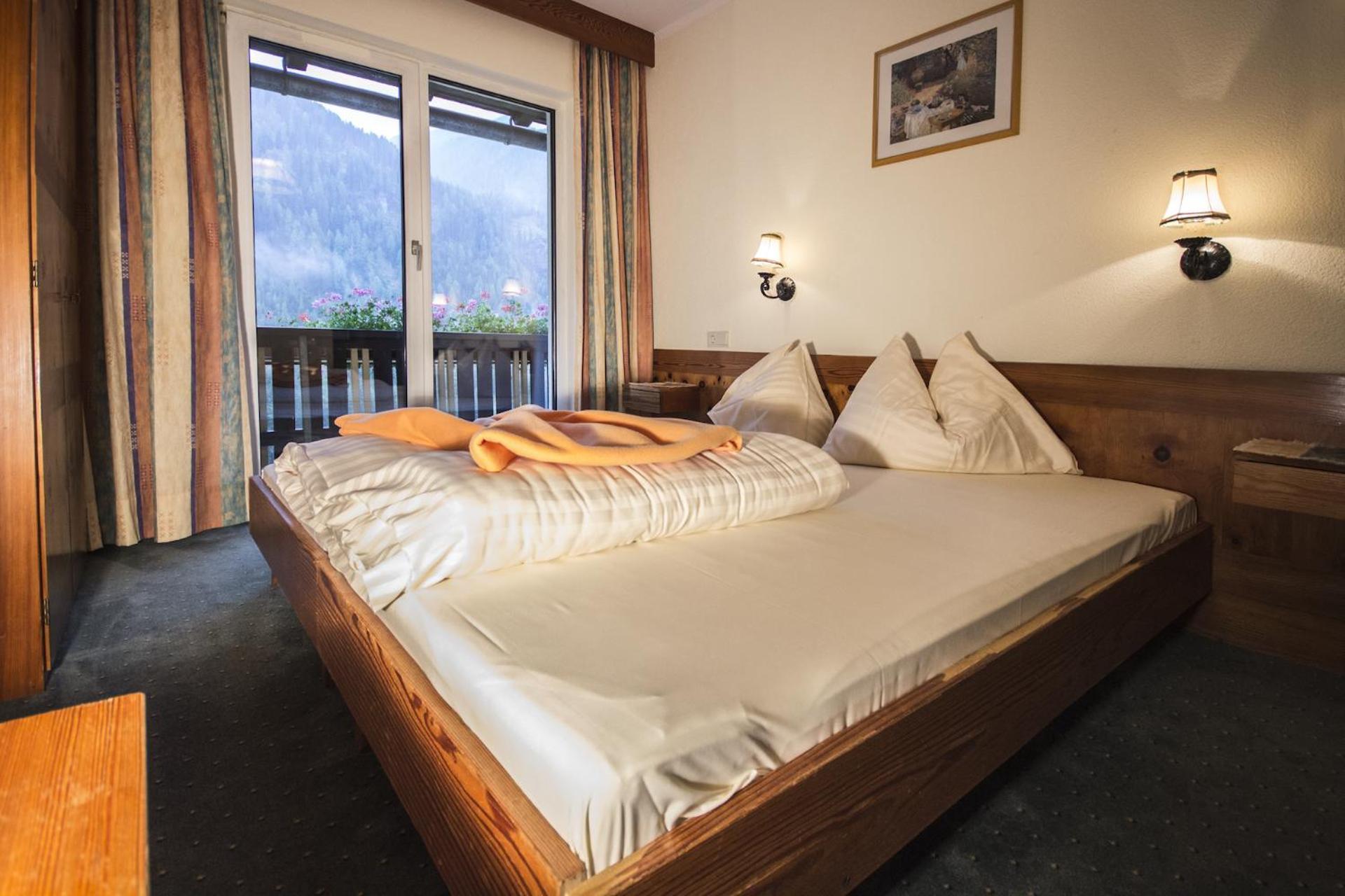 Laerchenhof Hotel Sankt Jakob in Defereggen Bagian luar foto