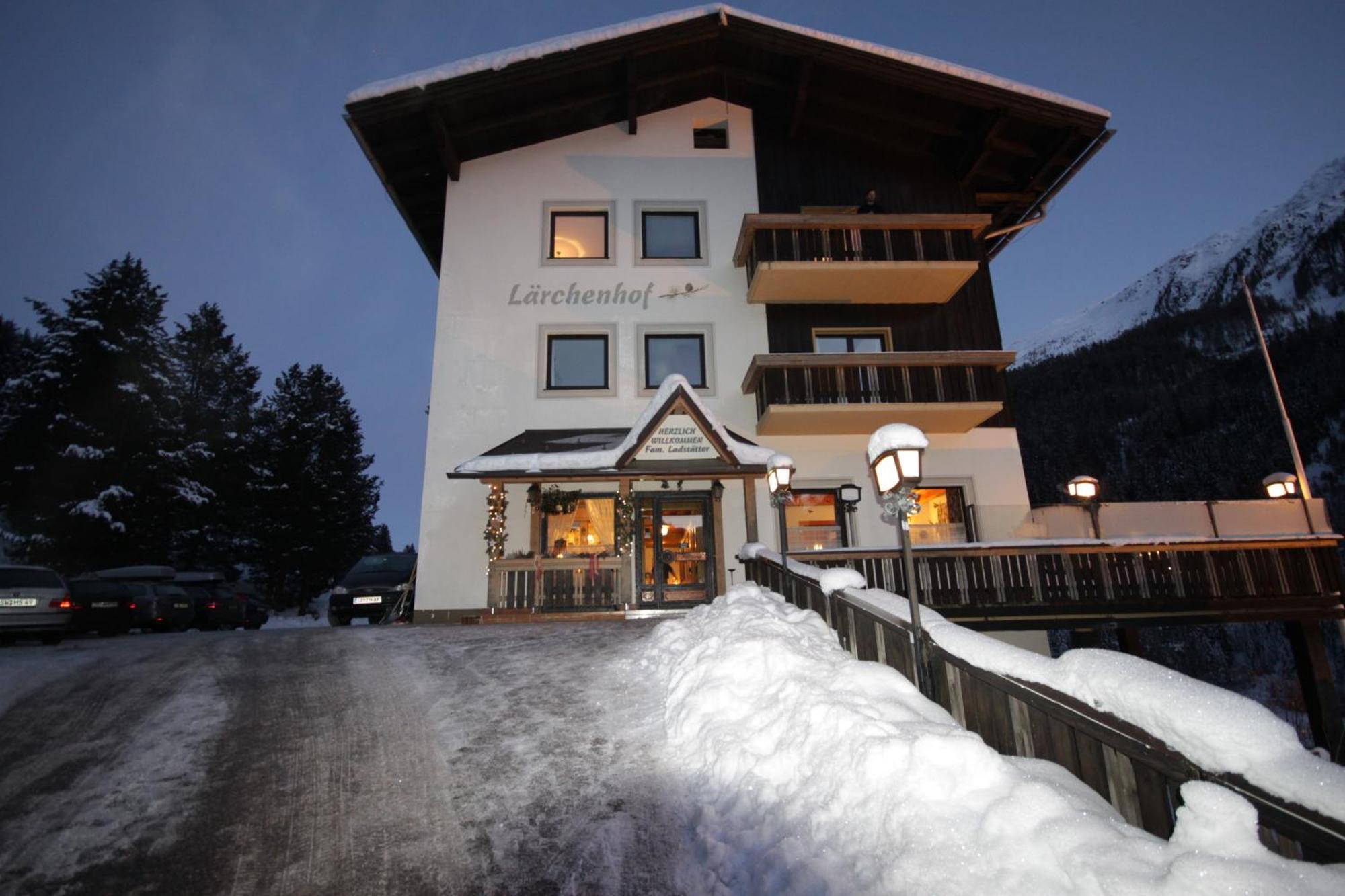 Laerchenhof Hotel Sankt Jakob in Defereggen Bagian luar foto
