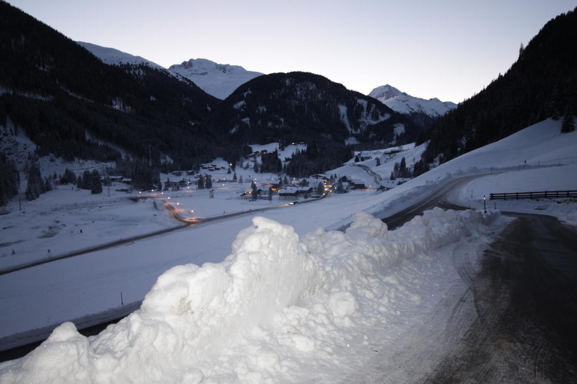 Laerchenhof Hotel Sankt Jakob in Defereggen Bagian luar foto