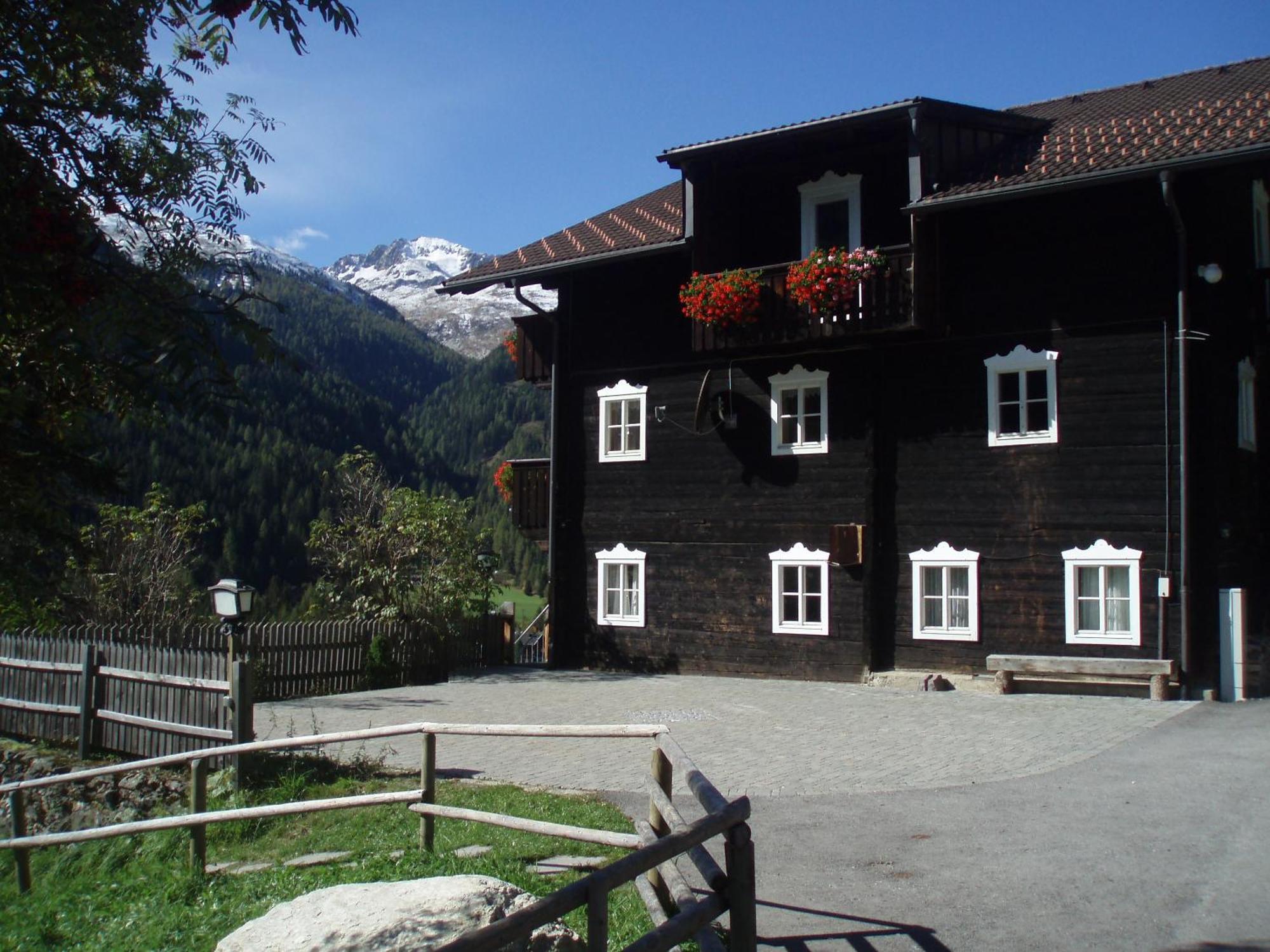 Laerchenhof Hotel Sankt Jakob in Defereggen Bagian luar foto