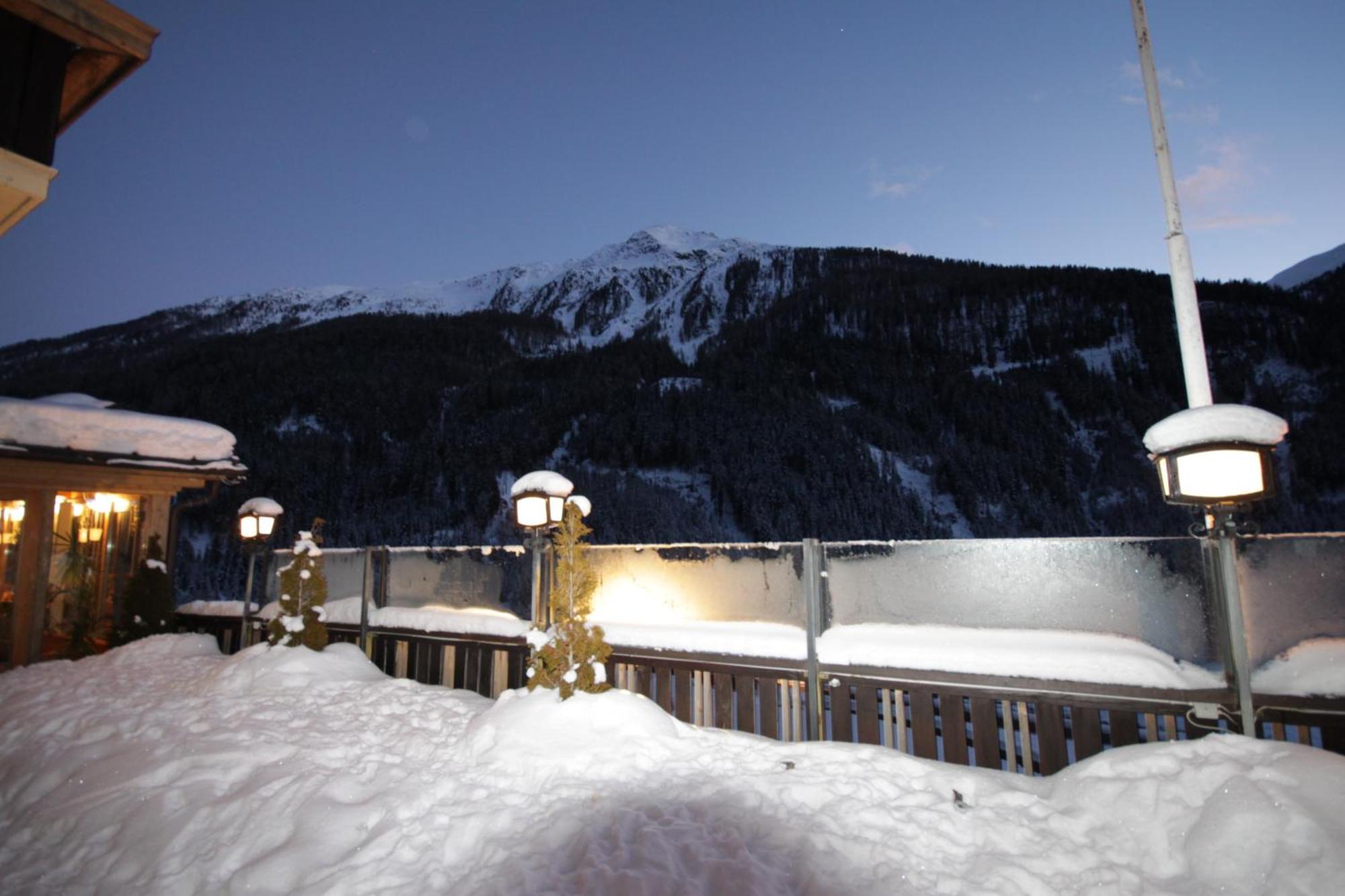 Laerchenhof Hotel Sankt Jakob in Defereggen Bagian luar foto