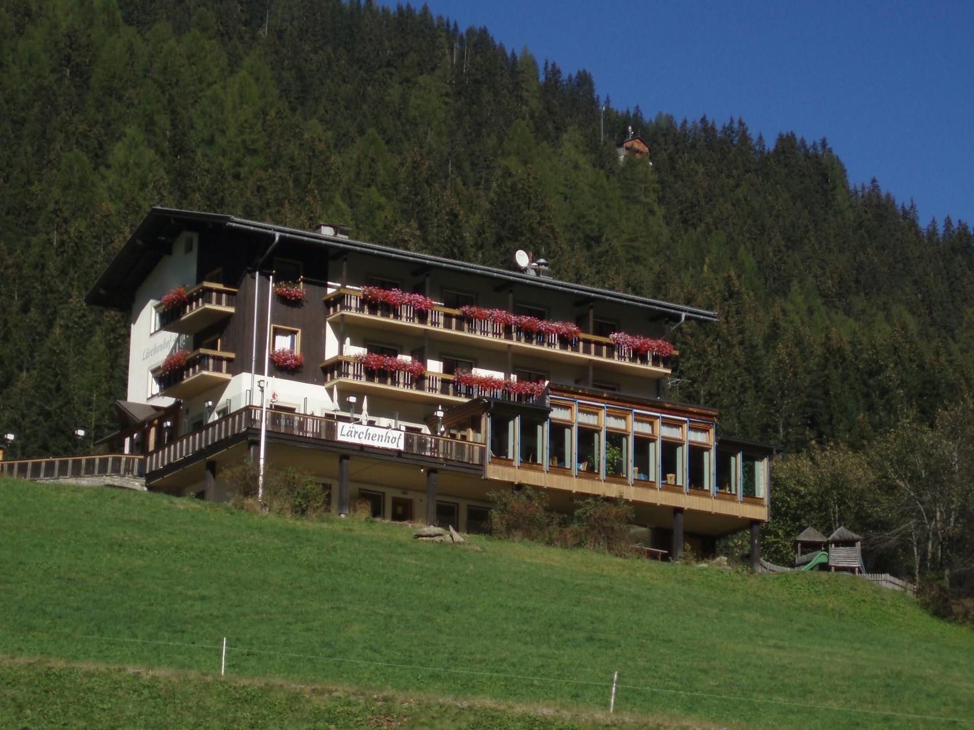 Laerchenhof Hotel Sankt Jakob in Defereggen Bagian luar foto